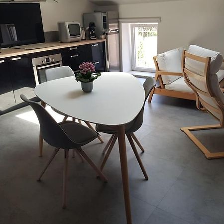 Petite Maison Type Loft En Plein Bourg D'Ambazac Exterior foto